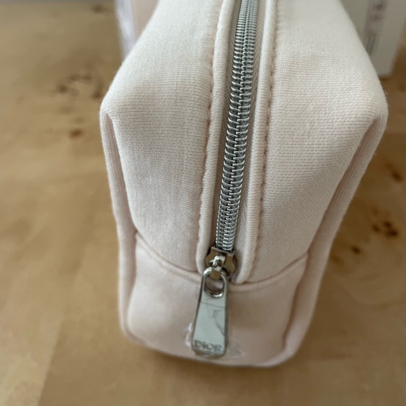 DIOR CAPTURE TOTALE POUCH - Picture 6 of 7